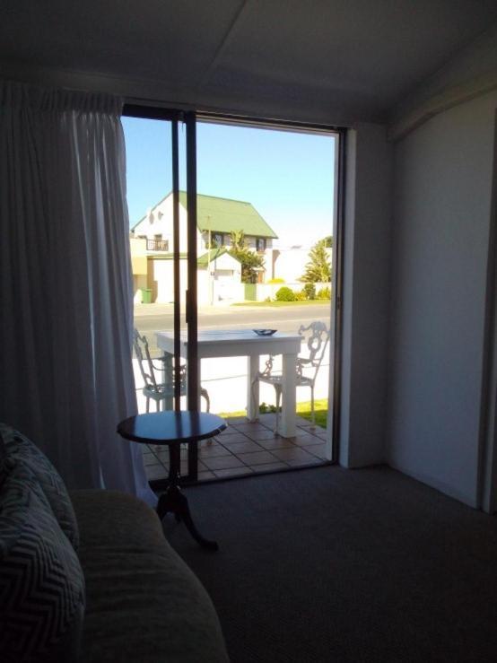 Breeze Inn Guesthouse Kidd's Beach Room photo